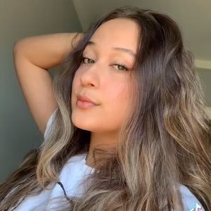 Meet your Posher, Valentina